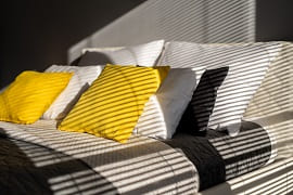 5 sposobów na zastosowanie poduszek dekoracyjnych